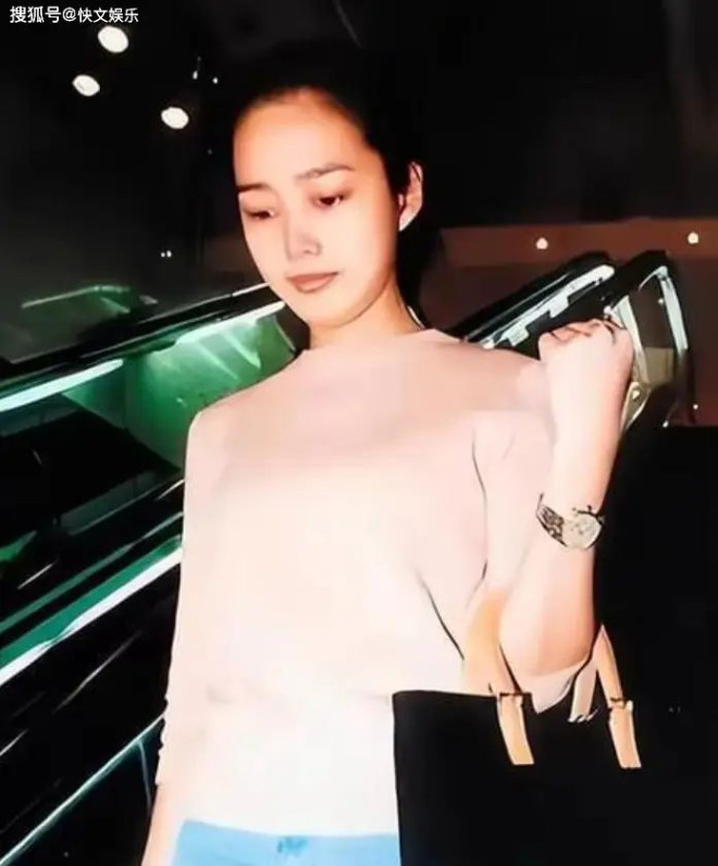 刘德华女儿近照罕见曝光！回眸一瞬神似朱丽倩，未来谁能娶她？